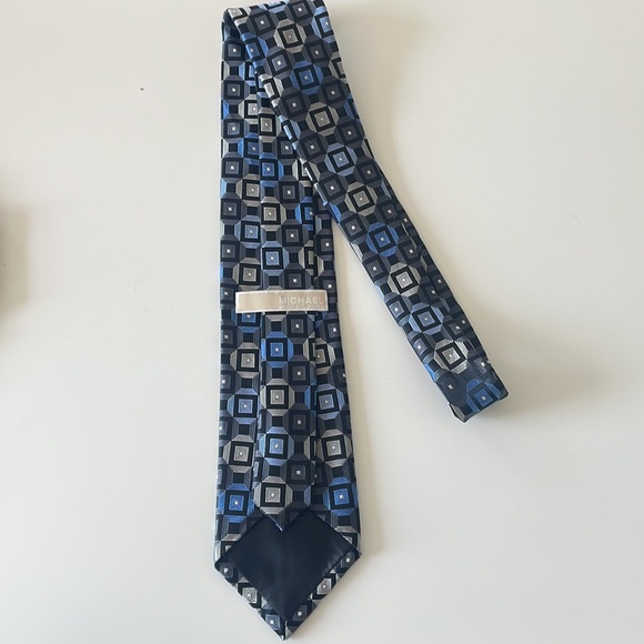 Michael Kors Silk Tie - Picture 5 of 7